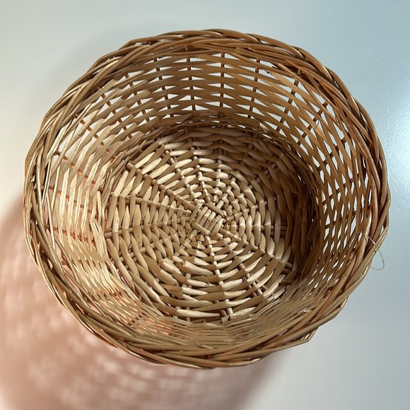 Round Wicker Basket - Picture 1 of 9